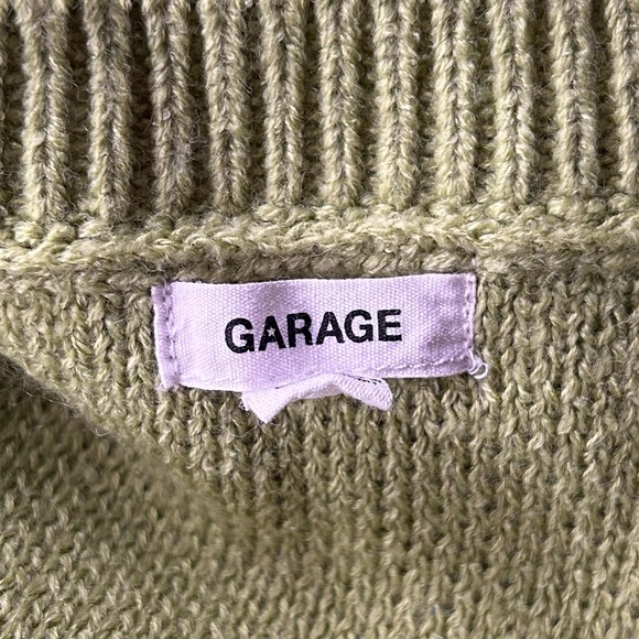 Cute light green sweater vest - Picture 4 of 5